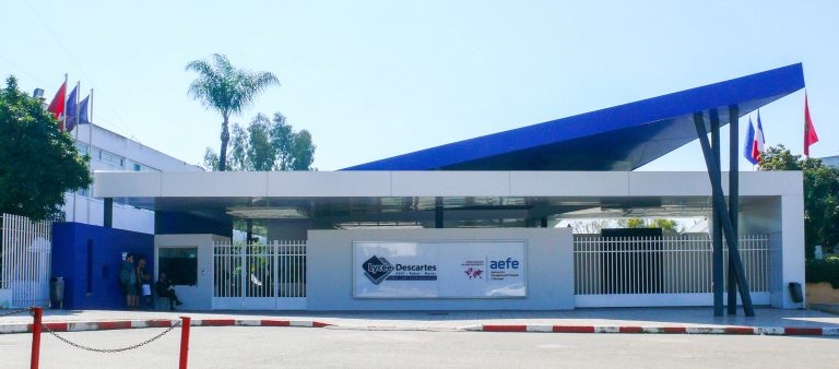 Façade du Lycée Descartes